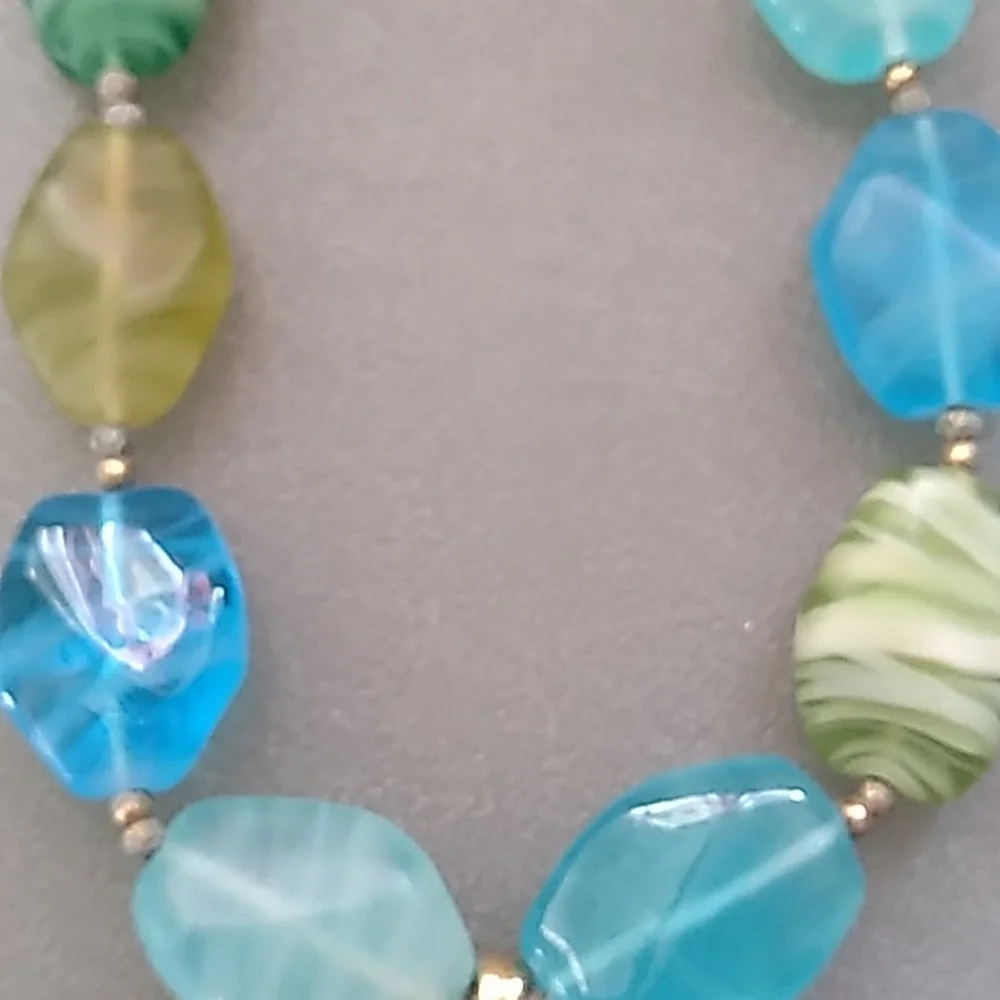 Vintage, Necklace, 16inches, Colors, Turquoise, Green and Blue Stones - Picture 2 of 3